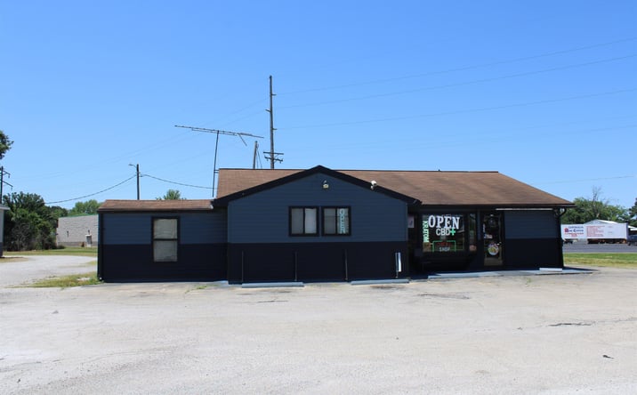Pictures of Retail property located at 1235 W BROADWAY Street, Centralia, IL 62801 for sales - image #1