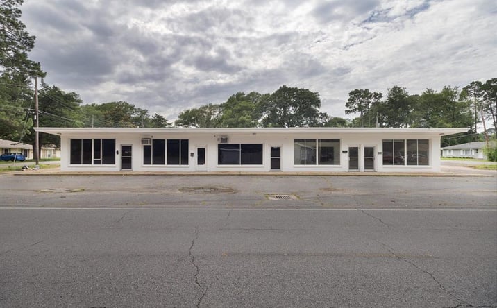 Pictures of Mixed Use property located at 2701 Oliver Rd, Monroe, LA 71201 for sales - image #1