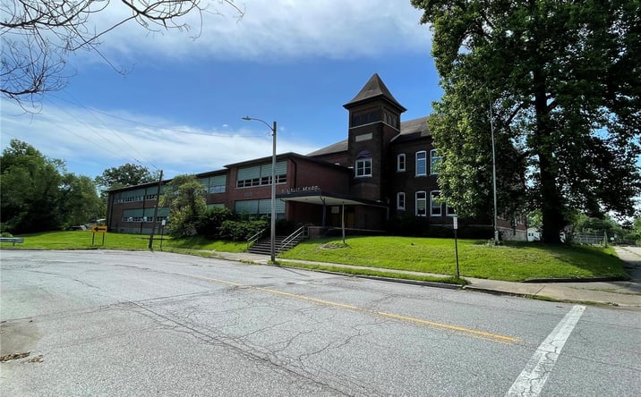 Pictures of Industrial property located at 121 W Elm Street, Alton, IL 62002 for sales - image #1