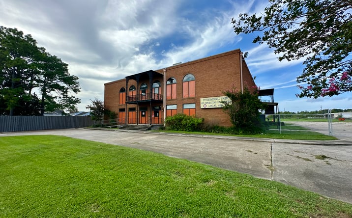 Pictures of Office property located at 7370 Chef Menteur Hwy, New Orleans, LA 70126 for sales - image #1