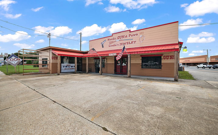 Pictures of Mixed Use, Office, Retail property located at 324 S Main St, Wildwood, FL 34785 for sales - image #1
