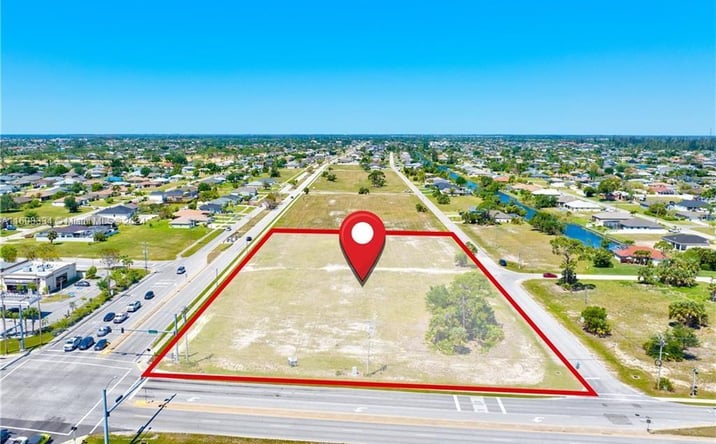 Pictures of Land property located at 815 Trafalgar Pkwy W, Cape Coral, FL 33991 for sales - image #1