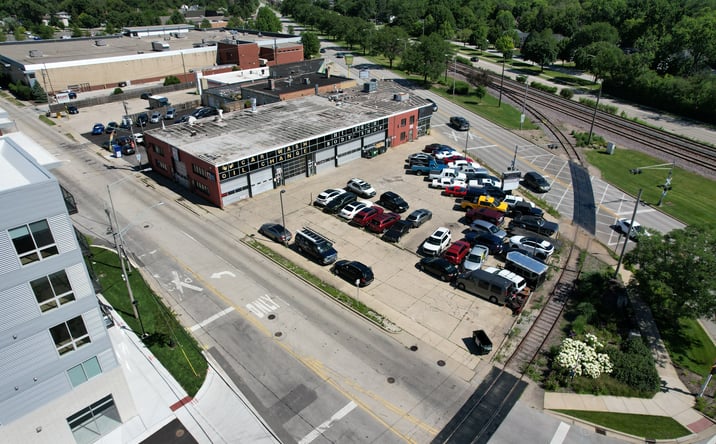 Pictures of Retail property located at 666 E Northwest Hwy, Arlington Heights, IL 60004 for sales - image #1