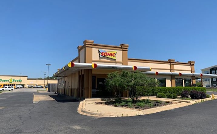 Pictures of Retail property located at 3900 University Pkwy, Natchitoches, LA 71457 for sales - image #1