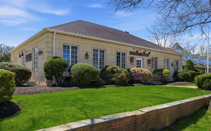 Pictures of Retail property located at 131 W Montauk Hwy, Hampton Bays, NY 11946 for sales - image #1