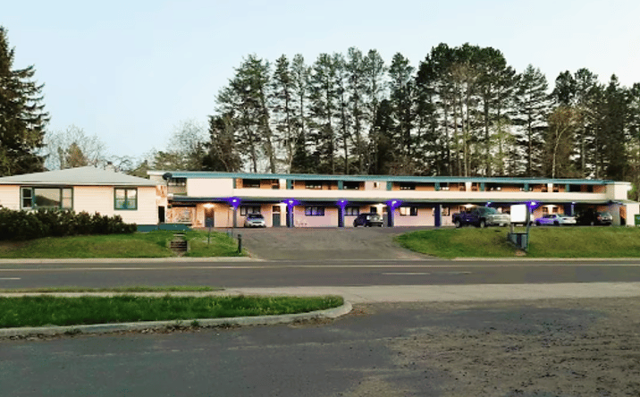 image of property at 105 W CLOVERLAND DR Ironwood MI 49938-1131