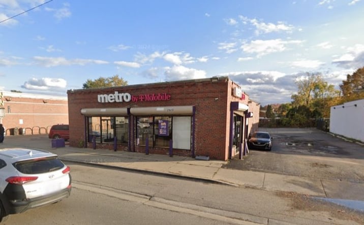 Pictures of Retail property located at 21613 Eight Mile Rd, Detroit, MI 48219 for sales - image #1