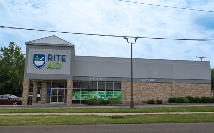 Pictures of Retail property located at 325 W Broad St, Newton Falls, OH 44444 for sales - image #1