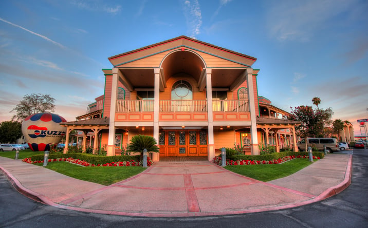 Pictures of Retail, Special Purpose property located at 2800 Buck Owens Blvd, Bakersfield, CA 93308 for sales - image #1