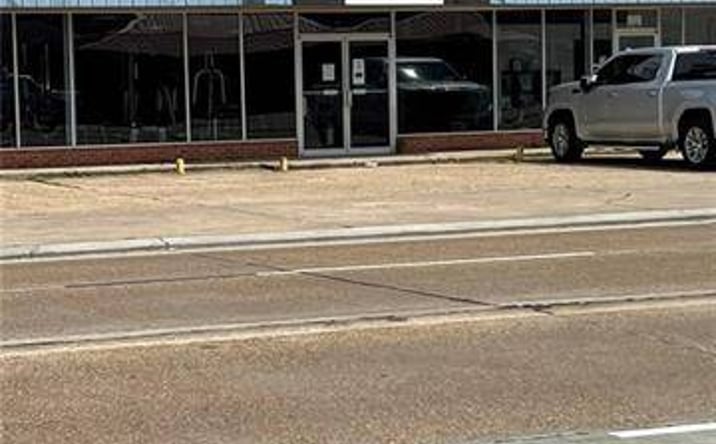 Pictures of Office property located at 338 Tunica Drive West, Marksville, LA 71351 for sales - image #1
