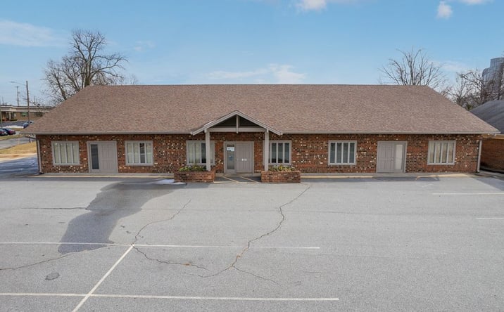 Pictures of Office property located at 810 N Lindsay St, High Point, NC 27262 for sales - image #1