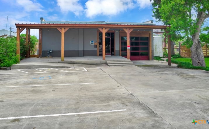 Pictures of Land property located at 104 E Rio Grande Street, Victoria, TX 77901 for sales - image #1