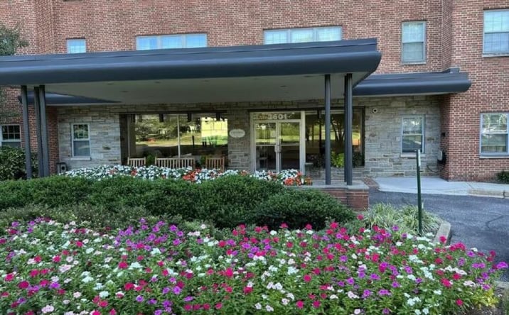Pictures of Office property located at 3601 Greenway, Baltimore, MD 21218 for sales - image #1