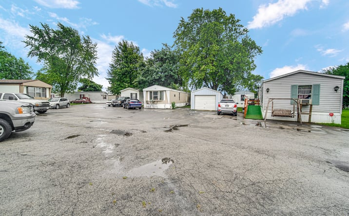 Pictures of Mobile Home Park property located at 10557 N State Rte 50, Manteno, IL 60950 for sales - image #1
