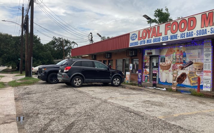 Pictures of Retail property located at 5710 N Wayside Dr, Houston, TX 77028 for sales - image #1