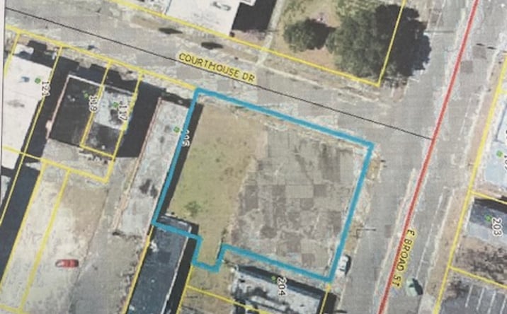 Pictures of Land property located at 202 E Broad St, Elizabethtown, NC 28337 for sales - image #1