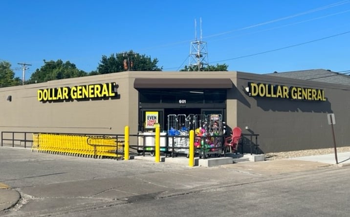 Pictures of Retail property located at 601 S Main, Carrollton, IL 62016 for sales - image #1