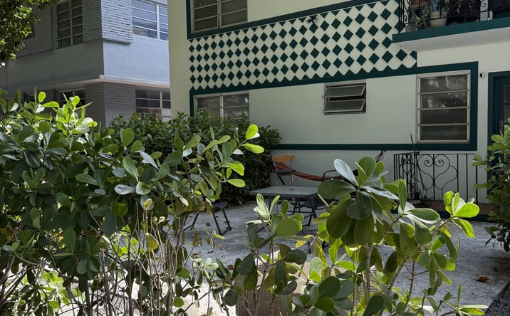 Pictures of Multifamily property located at 934 Meridian Ave, Miami Beach, FL 33139 for sales - image #1