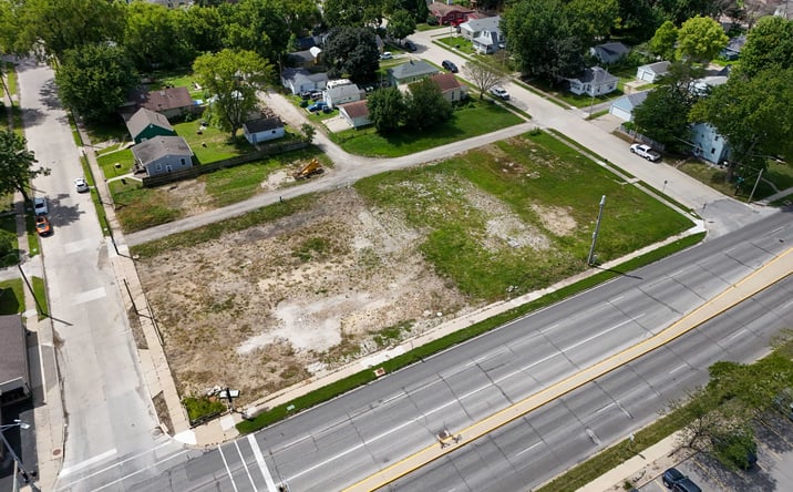 Pictures of Land property located at 4th St SW, Mason City, IA 50401 for sales - image #1