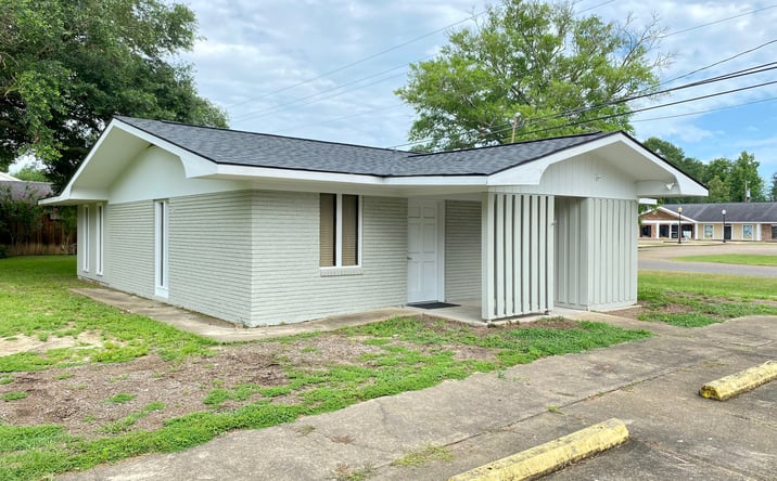 Pictures of Mixed Use, Office property located at 200 N 15th St, Oakdale, LA 71463 for sales - image #1