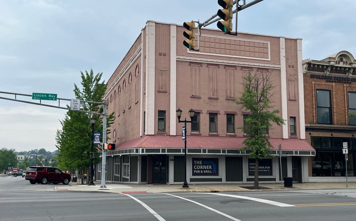 Pictures of Retail property located at 102 Lincolnway E, Mishawaka, IN 46544 for sales - image #1