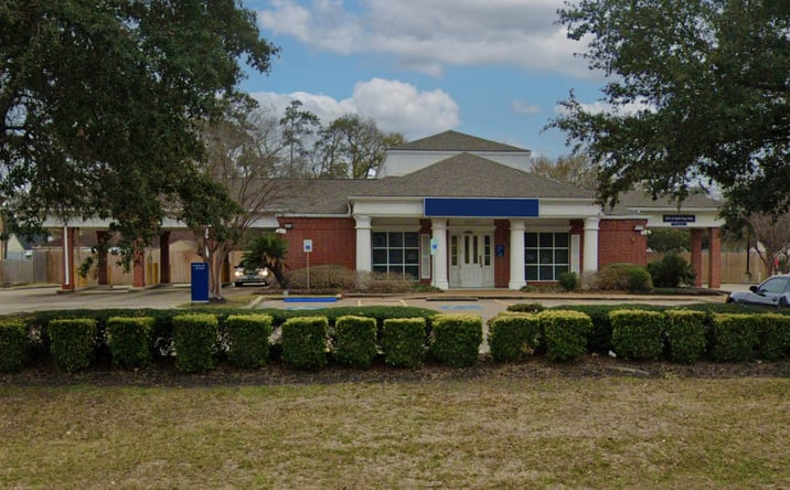 Pictures of Retail property located at 2635 I-10 E, Beaumont, TX 77702 for sales - image #1