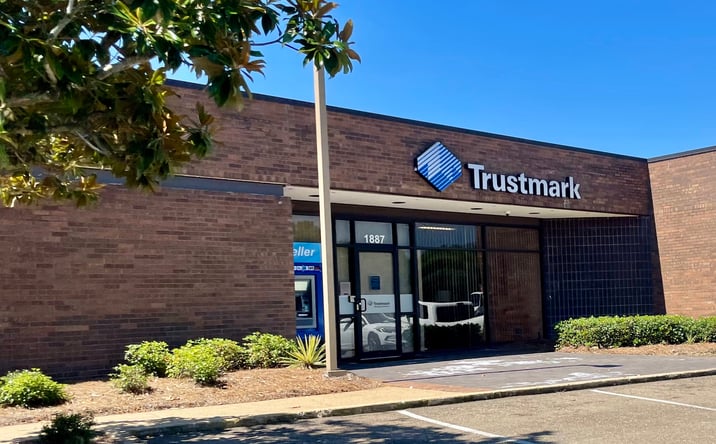 Pictures of Office property located at 1887 Lakeland Dr, Jackson, MS 39216 for sales - image #1