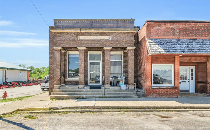 Pictures of Retail property located at 121 S East St., Ogden, IL 61859 for sales - image #1