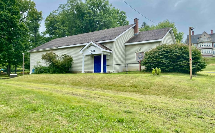 image of property at 40 MAPLE AVE Claremont NH 03743-3038