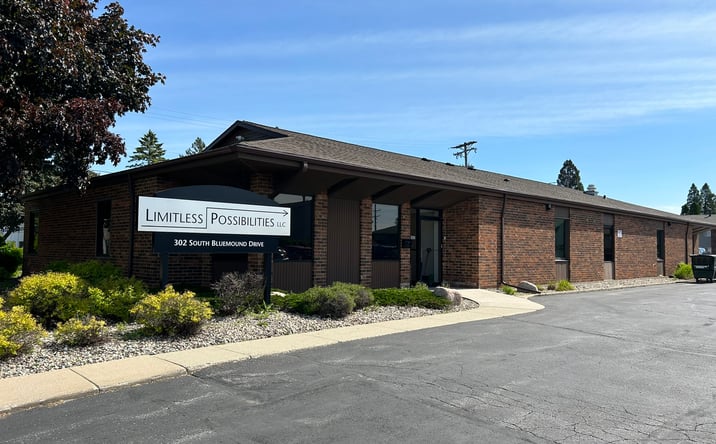 Pictures of Office property located at 302 S Bluemound Dr, Appleton, WI 54914 for sales - image #1