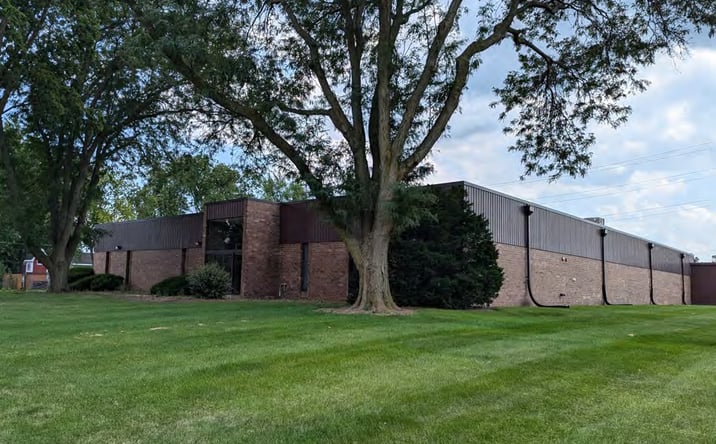 Pictures of Industrial property located at 1011-1015 E. Lafayette St, Bloomington, IL 61701 for sales - image #1