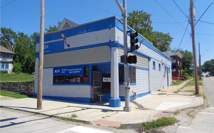 Pictures of Retail property located at 3445 Woodland Avenue, Kansas City, MO 64109 for sales - image #1