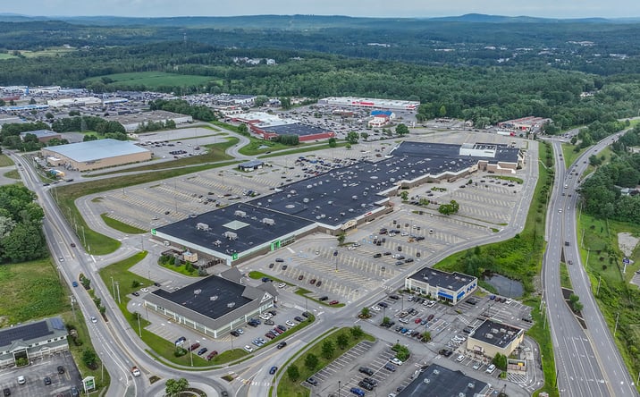 Pictures of Retail property located at 550 Center St, Auburn, ME 04210 for sales - image #1
