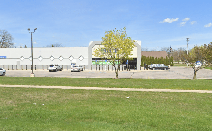 Pictures of Retail property located at 5050 Gratiot Rd, Saginaw, MI 48638 for sales - image #1