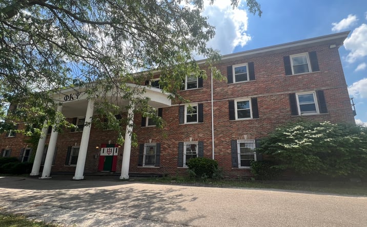 Pictures of Multifamily property located at 1020 W Hillcrest Drive, DeKalb, IL 60115 for sales - image #1