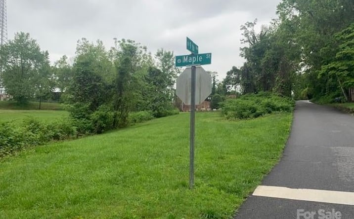 Pictures of Retail, Industrial, Hospitality property located at 9th AVE E # 2 lots, Hendersonville, NC 28792 for sales - image #1