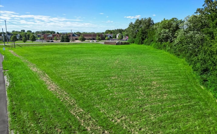 Pictures of Land property located at Huntley Rd, Carpentersville, IL 60110 for sales - image #1