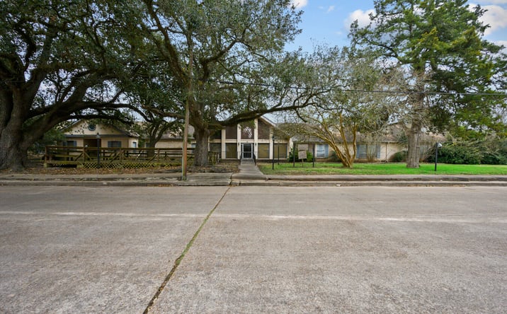 Pictures of Senior Living property located at 418 N Rusk St, Wharton, TX 77488 for sales - image #1