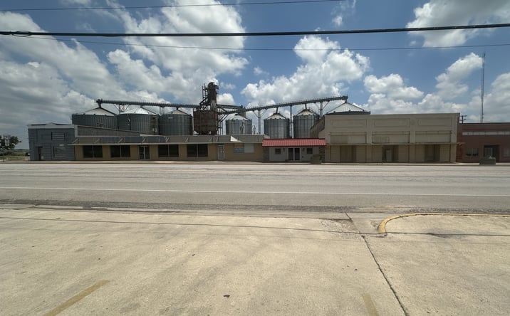 Pictures of Mixed Use, Retail, Special Purpose property located at 8 W Mesquite Ave, Rogers, TX 76569 for sales - image #1