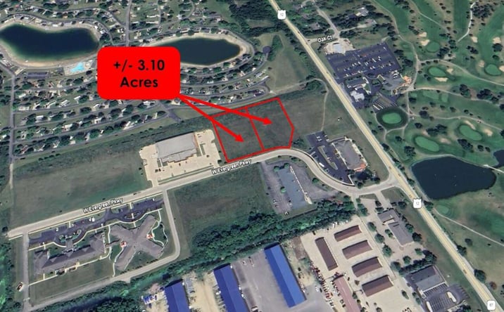image of property at 203 W EVERGREEN PKWY Elkhorn WI 53121