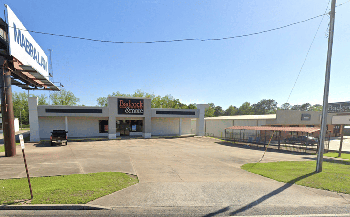 Pictures of Retail property located at 622 E Franklin St, Sylvester, GA 31791 for sales - image #1