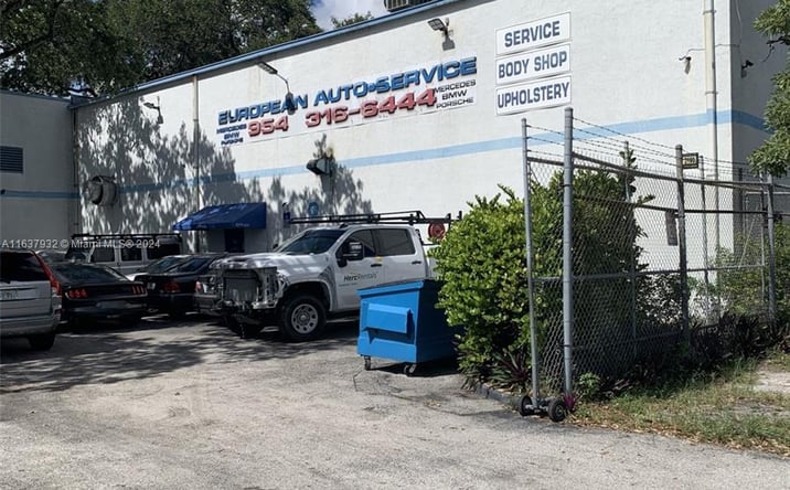 Pictures of Industrial property located at 2180 SW 38th St, Dania Beach, FL 33312 for sales - image #1