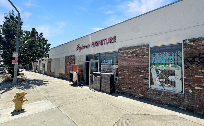 Pictures of Retail property located at 8273 San Fernando Rd., Los Angeles, CA 91352 for sales - image #1