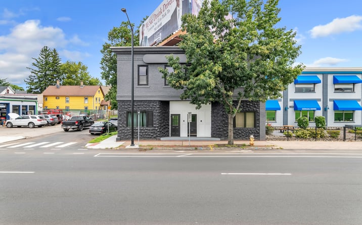 Pictures of Office property located at 939 E Columbus Ave, Springfield, MA 01105 for sales - image #1