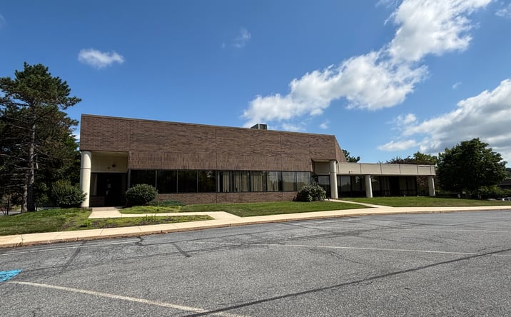 Pictures of Industrial property located at 1560 Valley Center Pkwy, Bethlehem, PA 18017 for sales - image #1