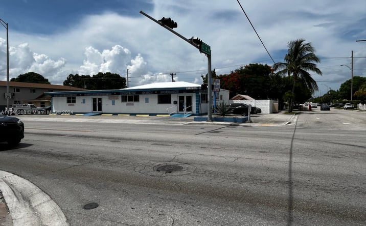 Pictures of Mixed Use, Retail property located at 918 E 2nd Ave, Hialeah, FL 33010 for sales - image #1