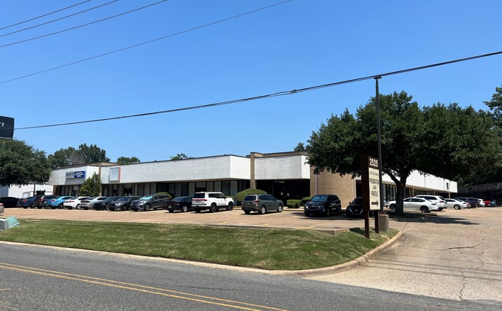 image of property at 2525 YOUREE DR Shreveport LA 71104-3671