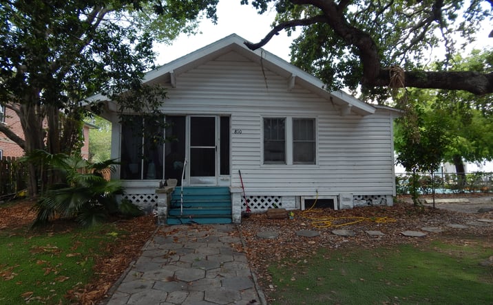 image of property at 810 11TH ST N St Petersburg FL 33705-1247