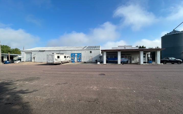 Pictures of Industrial, Mixed Use, Retail property located at 326 Broadway Ave, Valley Springs, SD 57068 for sales - image #1