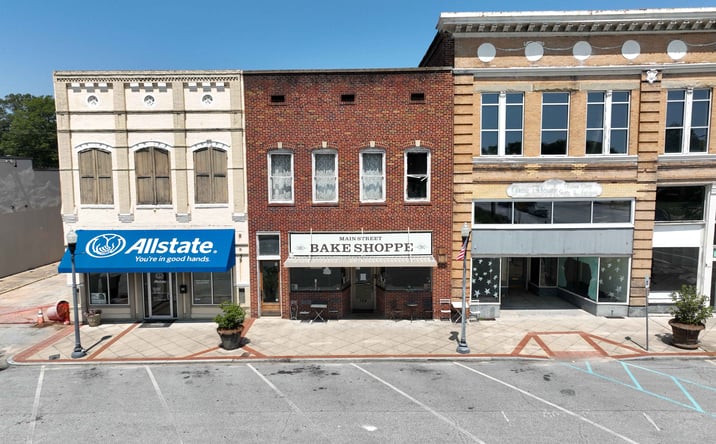 Pictures of Mixed Use, Multifamily, Office, Retail property located at 104 W Main St, Clinton, SC 29325 for sales - image #1